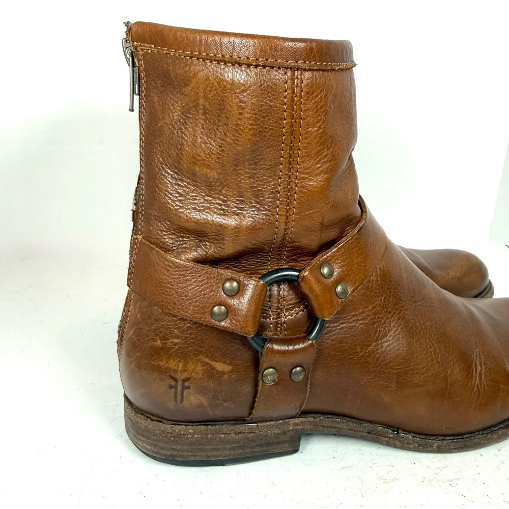 Frye see pictures